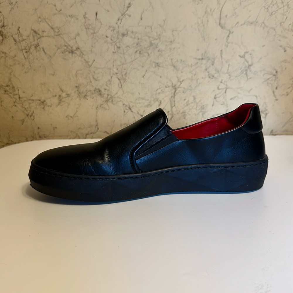 Von D Shoes Black Hex Slip On Size 8